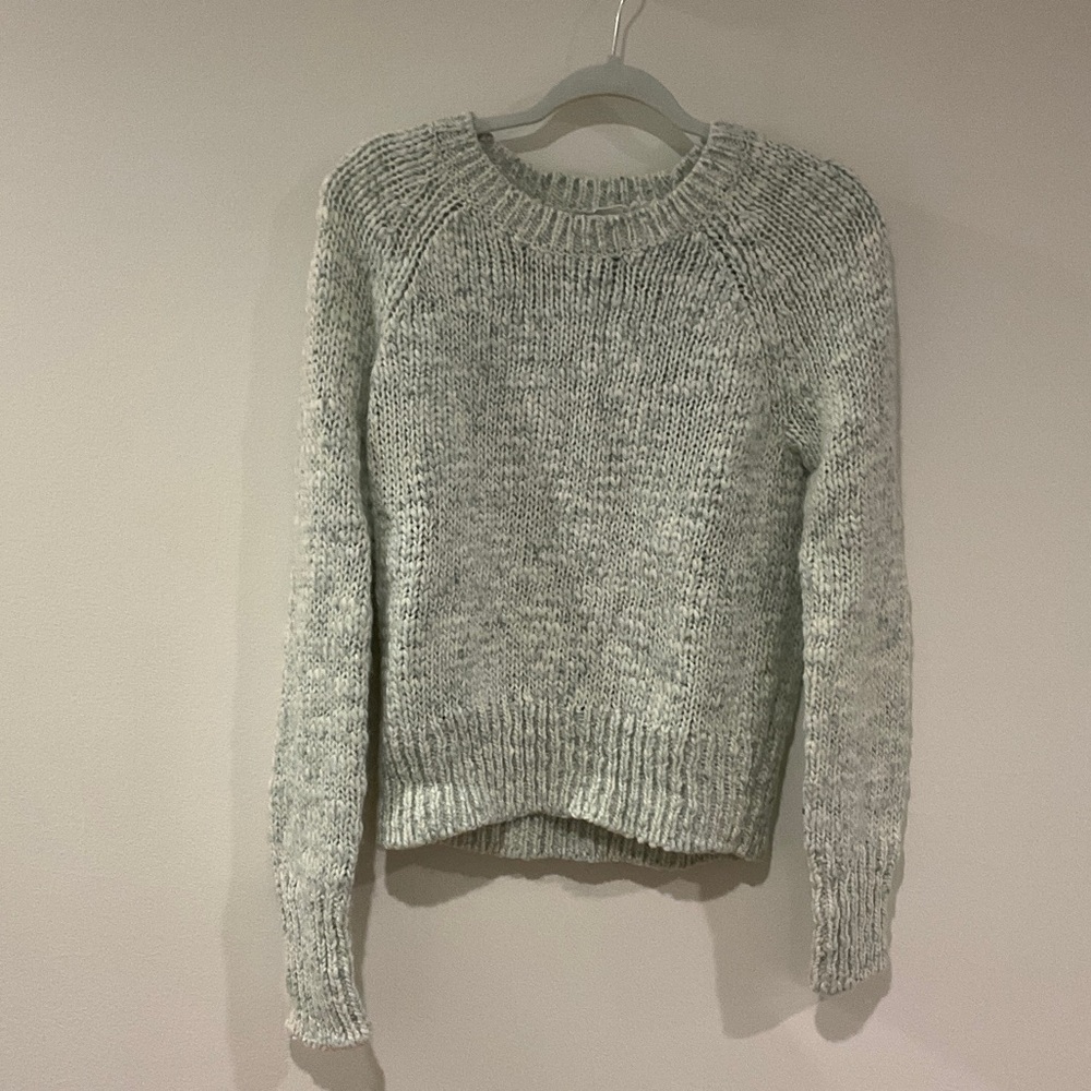 GAP Women's Heather Gray Crew Neck Sweater